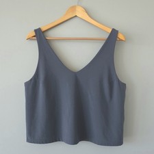 Vuori Women  s Villa Cropped Tank - Azure - VW1214 - EUC