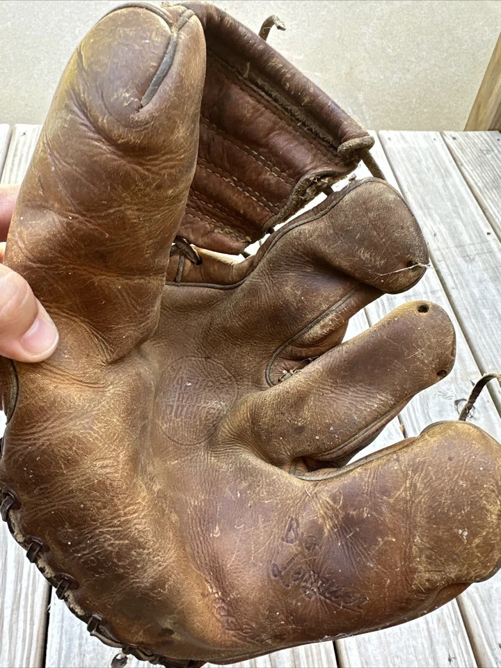 mcgregor goldsmith catchers mitt - Image 3 of 3