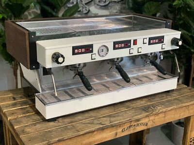 LA MARZOCCO LINEA CLASSIC 3 GRUPPE WEISS & HOLZ CHRONO TOUCHPADS KAFFEEMASCHINE