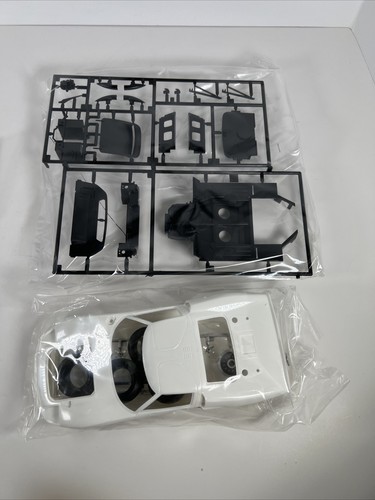 Fujimi 1966 Ford GT40 Mark II #1 Ken Miles Le Mans 1/24 Kit OPEN BOX AS IS READ - Picture 8 of 10