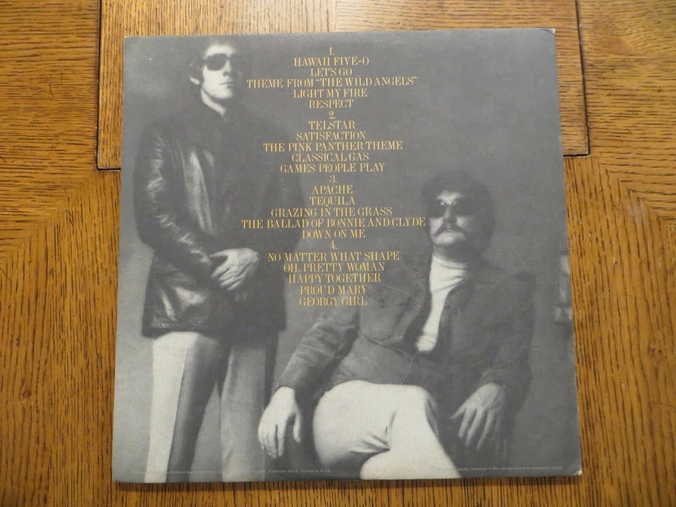 The Ventures – The Ventures - 1971 - United Artists UXS-80 Vinyl LP EX/EX!!! - Image 3 of 4