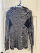 Lululemon Run Back On Track Long Sleeve Pullover Women Size 6 Heather Gray Black