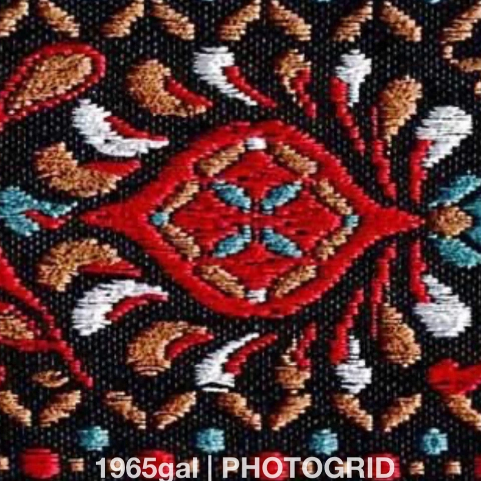 New Capturing Couture Harmony 2" Camera Strap Red Velvet - Image 3 of 4