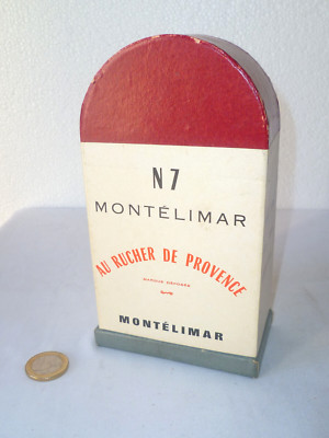 ALTE SCHACHTEL KILOMETERSTATION N7 PUB NOUGAT VON MONTELIMAR