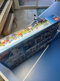 LEGO City Garage (4207, 933 pieces, 2012) New (old stock)