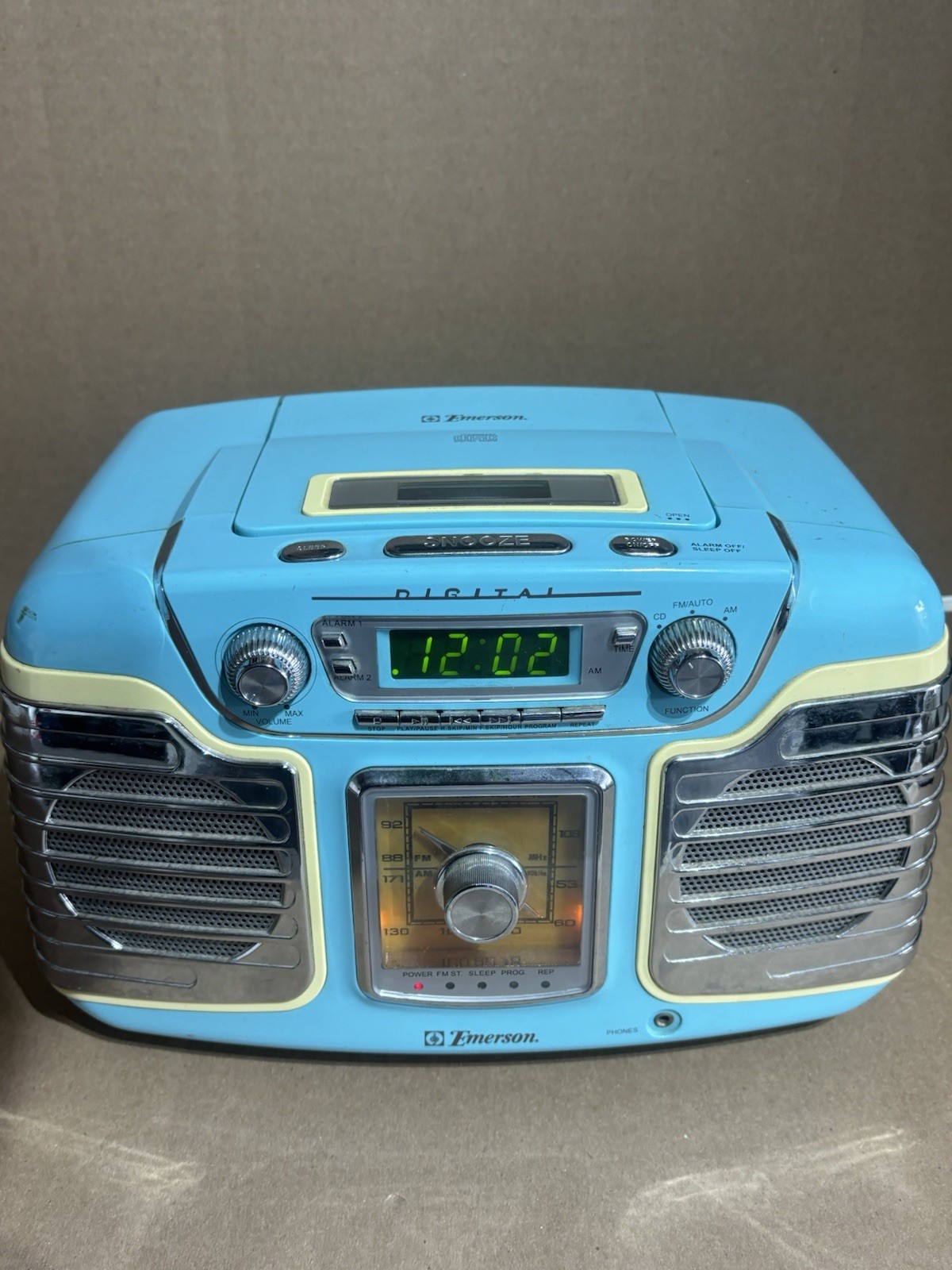Emerson RET66TQ Turquoise Digital AM/FM Radio CD Player Vintage RARE EUC READ