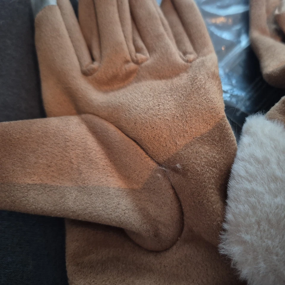 UGG Handschuhe Gr. ???? Wie neu - Bild 1 von 2