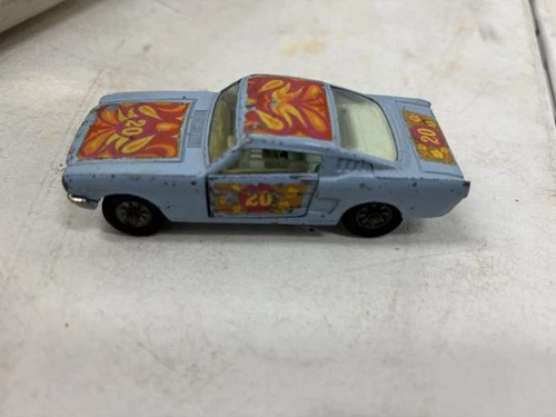 Corgi Toys Ford Mustang Fastback 2 2 Diecast Car 1:43 C4