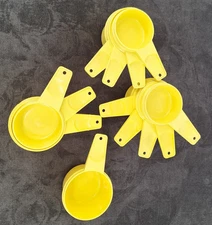 Tupperware Measuring Cup Set of 13 Yellow Nesting Vintage VG