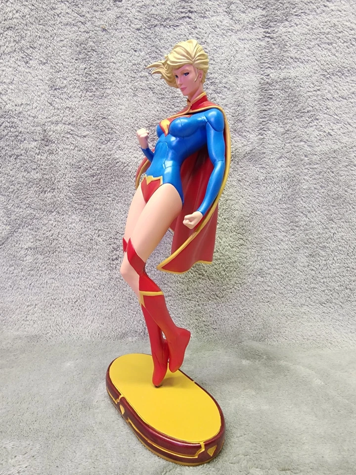 DC COMICS PORTADA NIÑAS - SUPERGIRL 10 PULGADAS ESTATUA LE 4911/5200 ARTGERM MATHEWS Foto 3 de 4