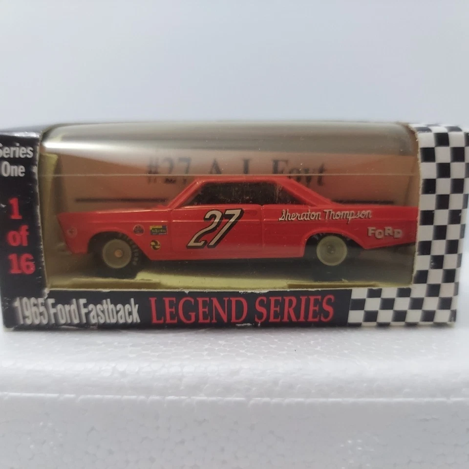 A.J. Ford Fastback 1965 Foyt #27 Sheraton Thompson 1:64 RCCA Legend Series Foto 2 de 4