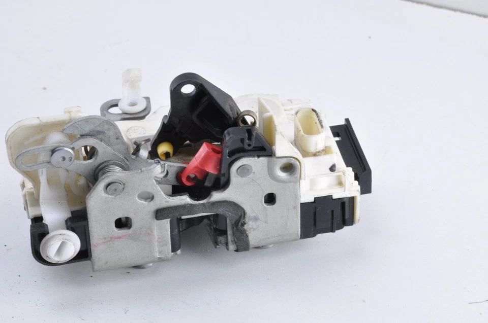 Оригинальный привод замка задней правой двери JEEPCOMPASS PATRIOT 2015–2017 годов выпуска - Изображение 4 из 4