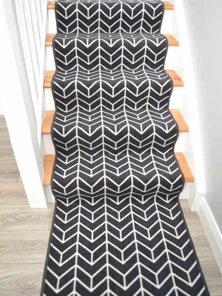 Modern Dark Grey Extra Long Herringbone Stairway Rugs Carpets For Stairs Cheap Super mile widziane tanie?