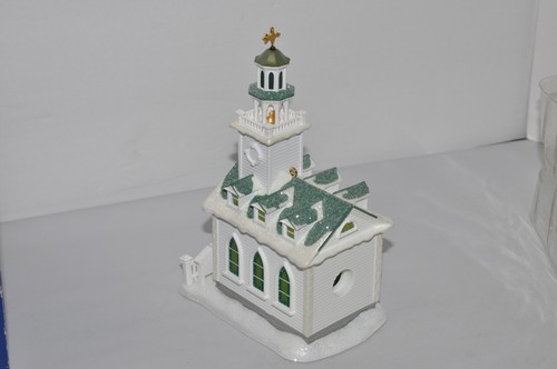 2004 Hallmark Keepsake Christmas Ornament Colonial Church Candlelight Services - Picture 6 of 7
