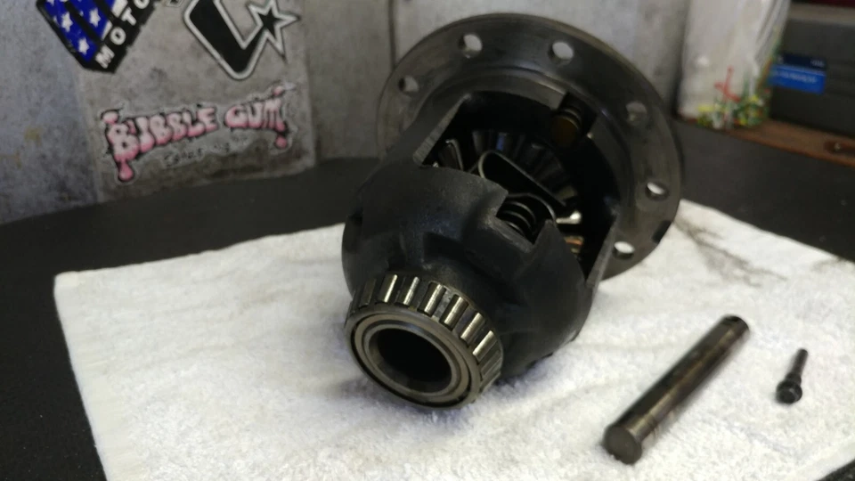 79-93-94-04 Ford Mustang 8.8 28 Spline OEM PORTADOR DE EJE DIFERENCIAL DE FÁBRICA Foto 3 de 4