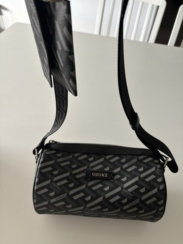 Versace Le Greca Signature Leather Crossbody Bag - With Box and Dust Bag - Picture 6 of 17