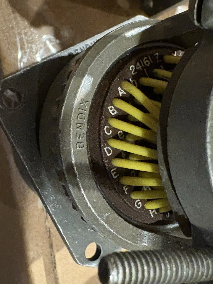 CONECTOR BENDIX 24-61P CONECTOR con LOTE DE 8 CONTACTOS Foto 4 de 4