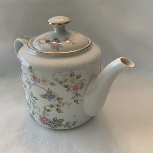 Vintage Andrea By Sadie Corona Porcelain Teapot 1960’s Approx. 6 Cups