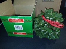 House Of Lloyd Vintage 6" Mistletoe "Kiss-L-Toe"