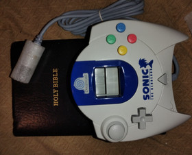 SMASHED (1 in 50 in 🌍) RARE Sonic Adventure Dreamcast Controller