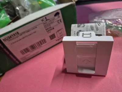 SCHNEIDER UNICA NU341918 - Prise RJ45 Prise Internet cat.6 FTP UNICA Blanc
