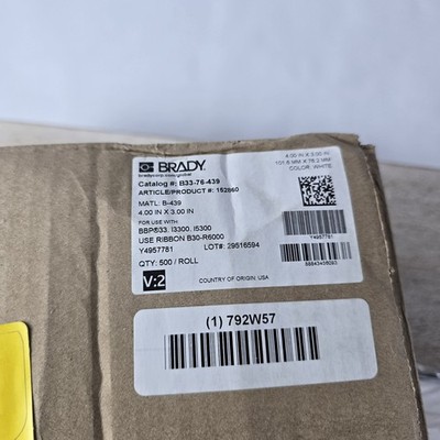 Brady B33-76-439White 4 x 3 500 On Roll BRAND NEW IN BOX Y4957781
