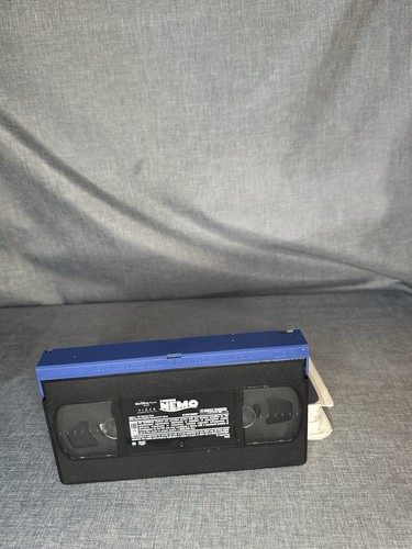 Finding Nemo 2003 VHS VG Walt Disney Clam Shell Wear And Tear - Picture 9 of 13