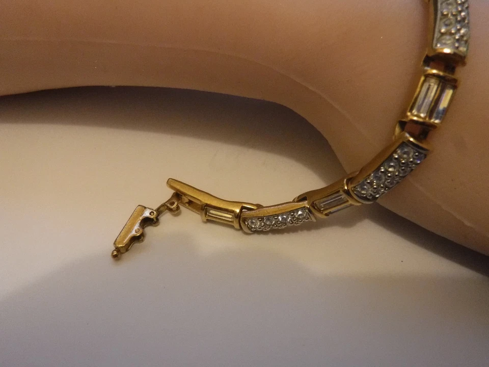 Vintage Swarovski Bar Link Tennis Bracelet 2 Rows Clear Crystals Swan Signed - Image 2 of 4