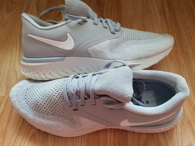 nike legend react trainers