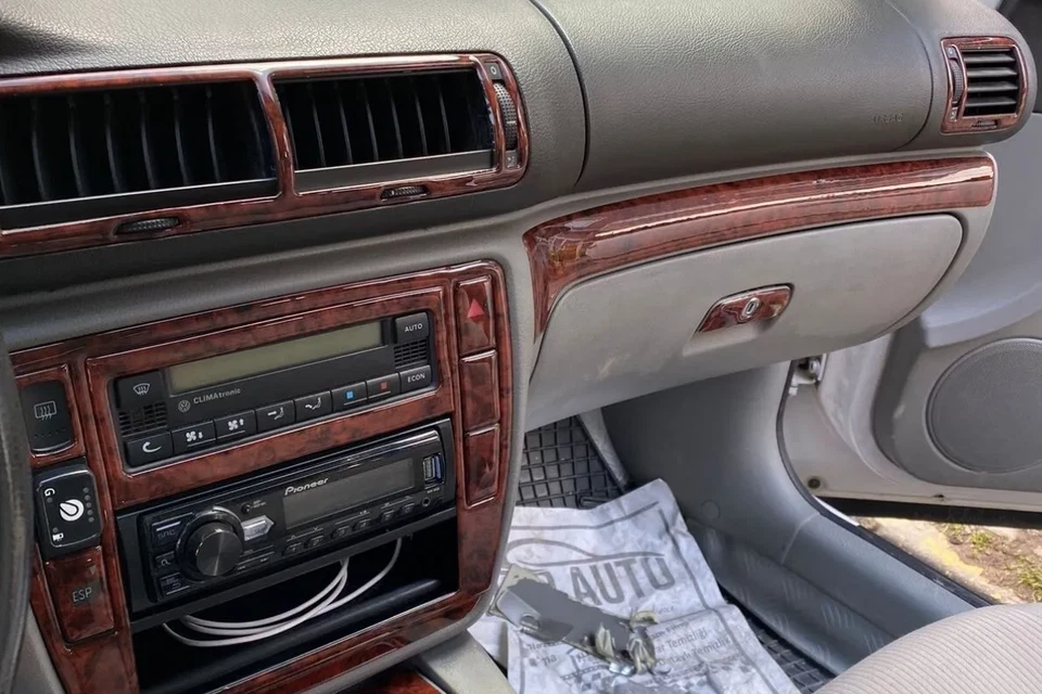 Kit de molduras de tablero de aspecto de madera para RENAULT Megane HB III 2009-2016 interior automático Foto 2 de 4