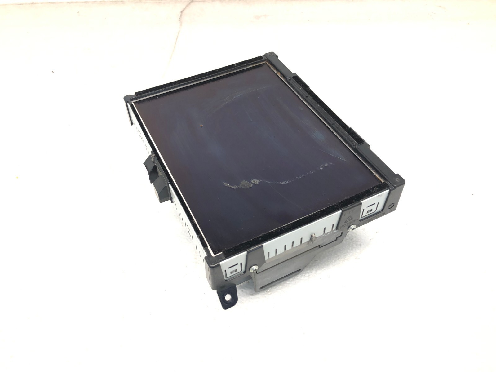 2017-2020 MASERATI LEVANTE INFO NAVIGATION MULTIMEDIA DISPLAY SCREEN OEM #DAMAGE