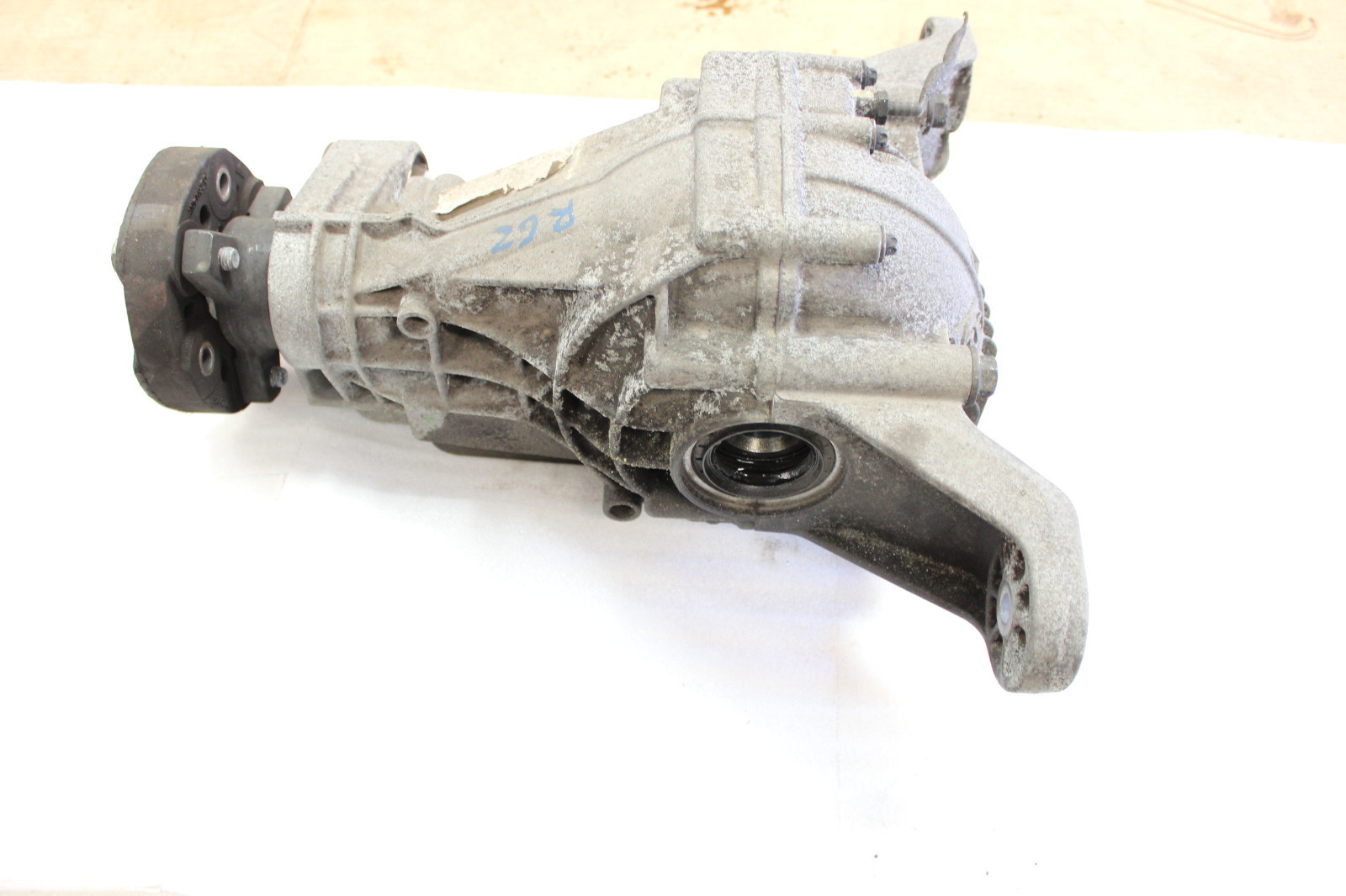 W164 W251 Mercedes Rear Differential Axle Drive Housing Carrier ML63 ...