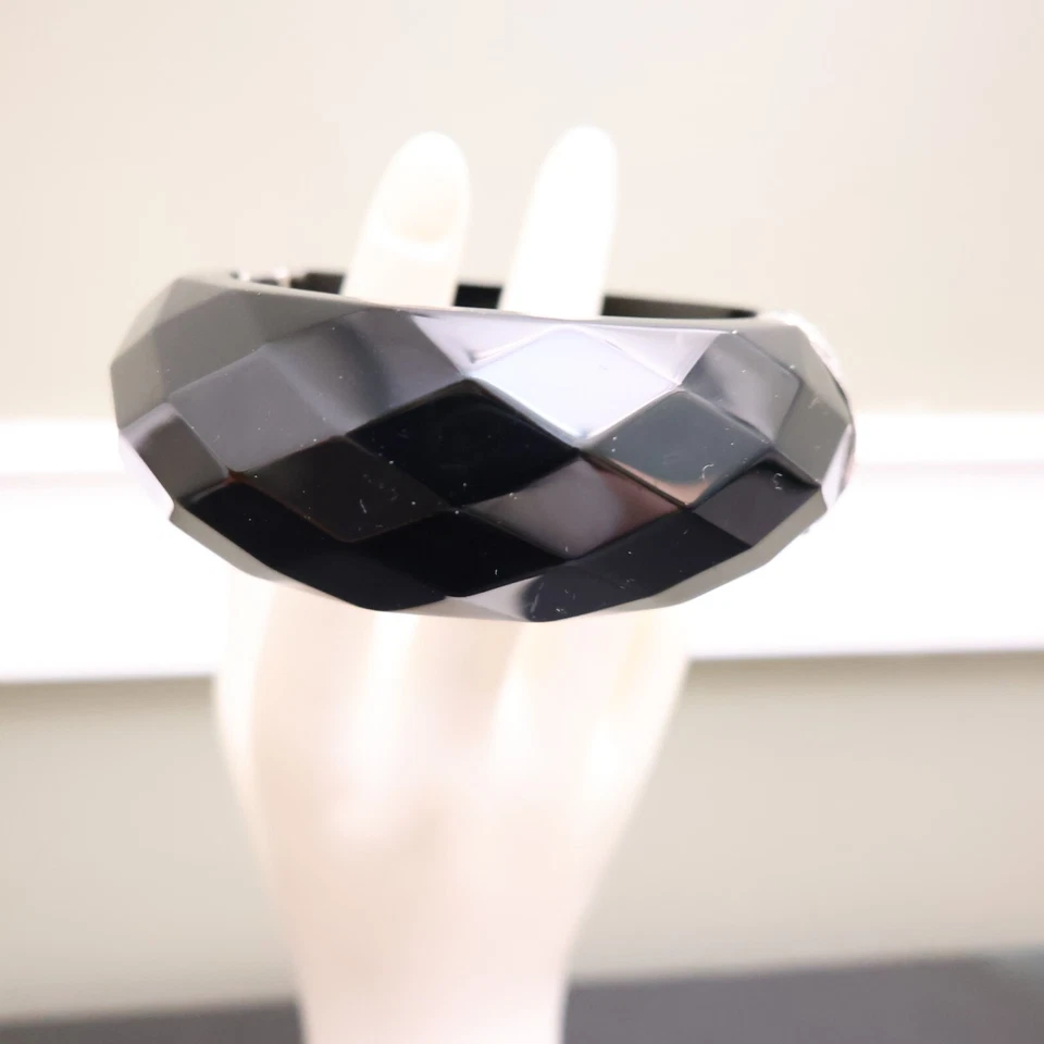 Pulsera Ann Taylor Art Deco Gruesa Azul Marino Facetada Lucite Tono Plateado Bisagras Firmada Foto 2 de 4