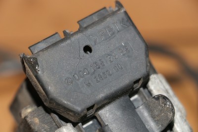 Original Mercedes M111 W124 W202 Bosch Ignition Coil A0001500480 