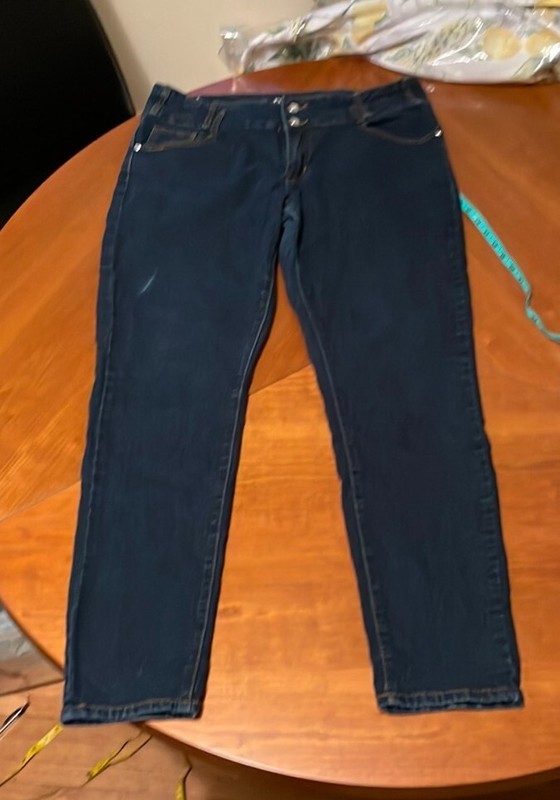 D&B deep blue Deep blue skinny jeans with rhinestones. women's 16