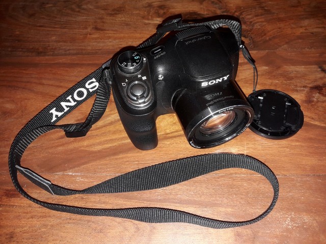 Sony Cyber-shot DSC-H200 Black 20.1MP 26x Zoom Digital Bridge Camera - VGC