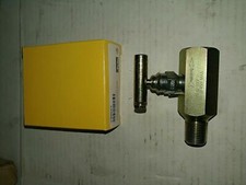 NIB PARKER V - 530 CCT 1/2" M NPT X 1/4 F NPT ...... EACH