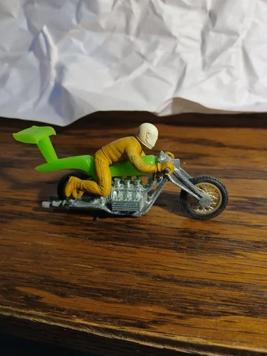 Vintage Rrrumblers High Tailer GREEN  Motorcycle Toy Hot Wheels Redline
