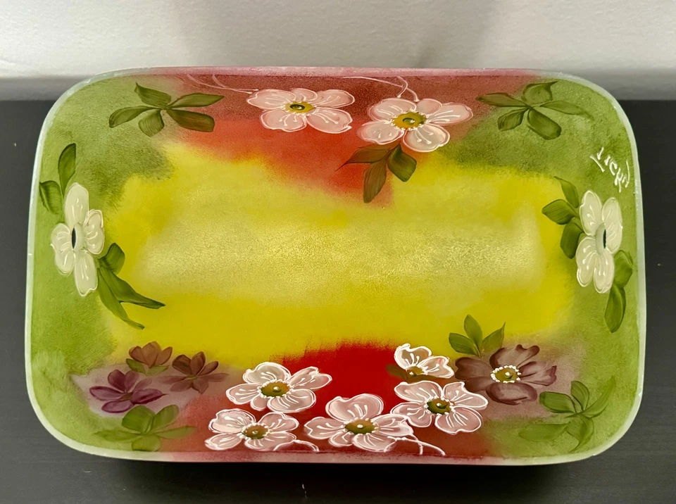 Pantalla de lámpara de vidrio inverso floral pintada a mano por Ticky - Dogwood Flowers - 9x6x3 Foto 3 de 4