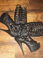 PLEASER PLATFORM CAGED PUMPS....10