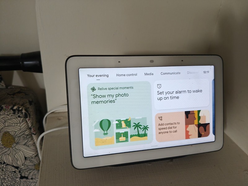 Google Nest Home Hub 7" Smart Speaker & Display Voice Control Assistant H1A