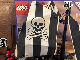 LEGO Renegade Runner 6268 Pirates Complete W/ All Original Promos