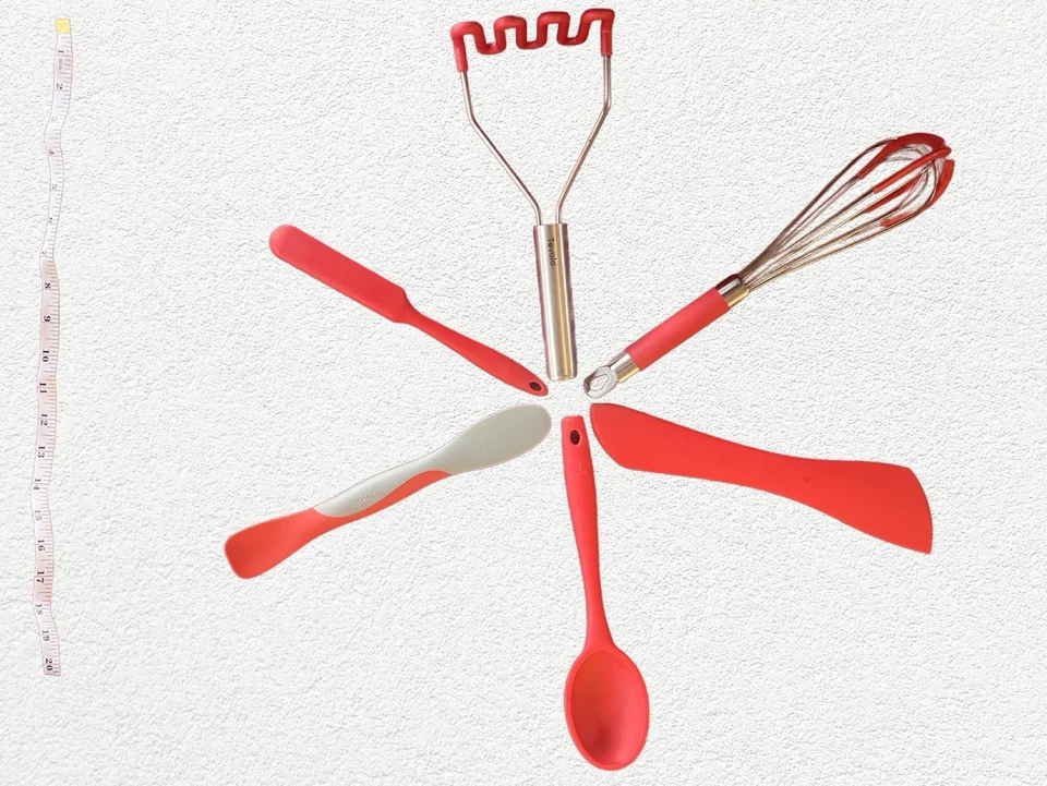 Utensilios de cocina de silicona roja marcas mixtas Tovolo y Core Kitchen Foto 3 de 4