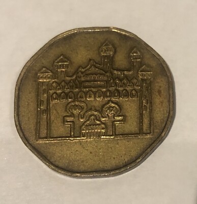 ALADDIN'S CASTLE 8 SIDE ARCADE TOKEN GENIE/CASTLE (OBSOLETE