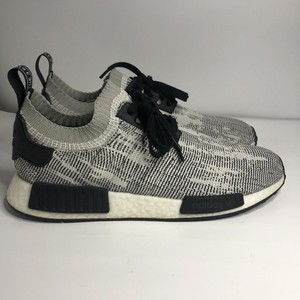 nmd r2 preto