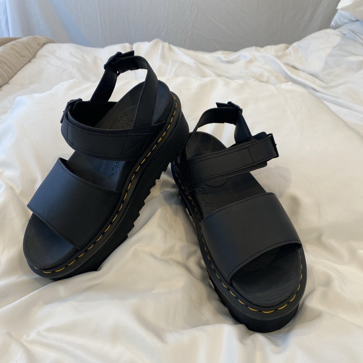 Dr. Martens Voss Quad Black Hydro Leather Sandal Women's Size 9