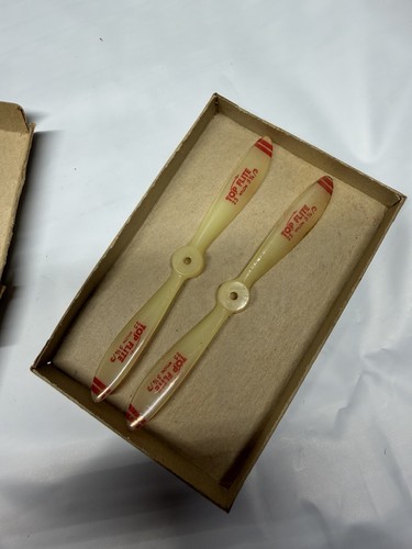 2 Top Flite NOS Model Airplane 25 Nylon Propeller 5 1/4-3 w/ box