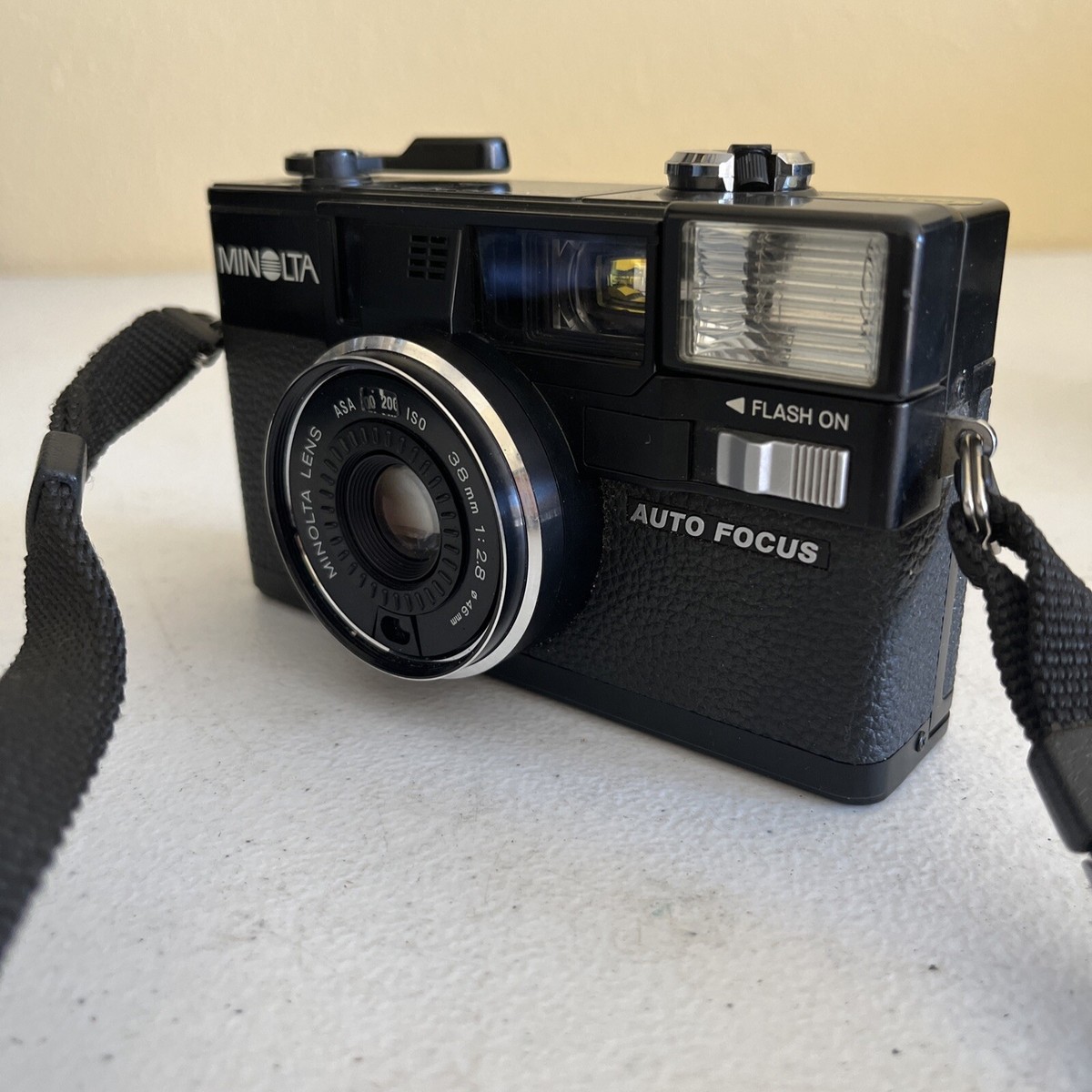 Minolta Hi-matic AF2-MD Black 38mm f/2.8 Point & Shoot Film