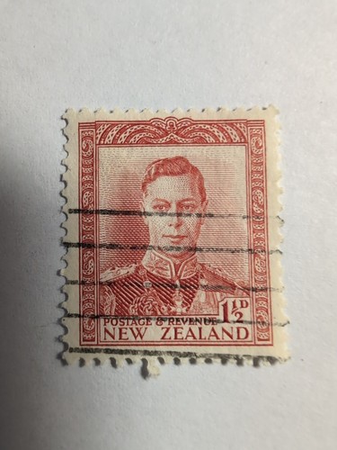 Vintage New Zealand 1938 1-1/2 D King George VI Postage Stamp Red