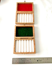 Zestaw 2 pięknych skrzynek na muchy vintage z litego drewna 5"x 3 i 1/4"x 1&1/4"